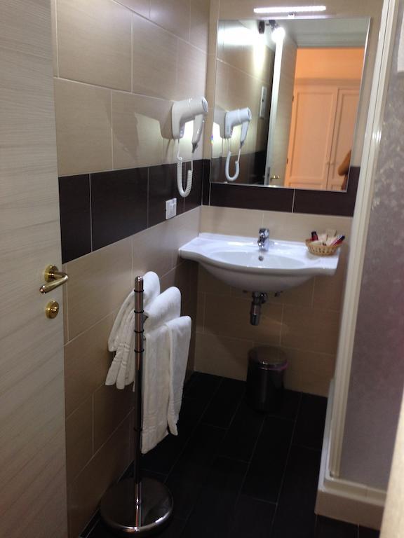 Alangia Inn Rzym Zewnętrze zdjęcie